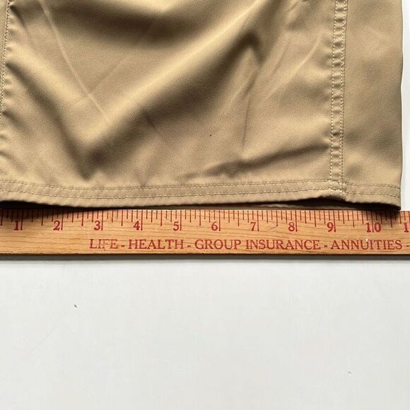 Under Armour Heat Gear Loose Khaki Shorts Mens 30x9.5 - Picture 9 of 9